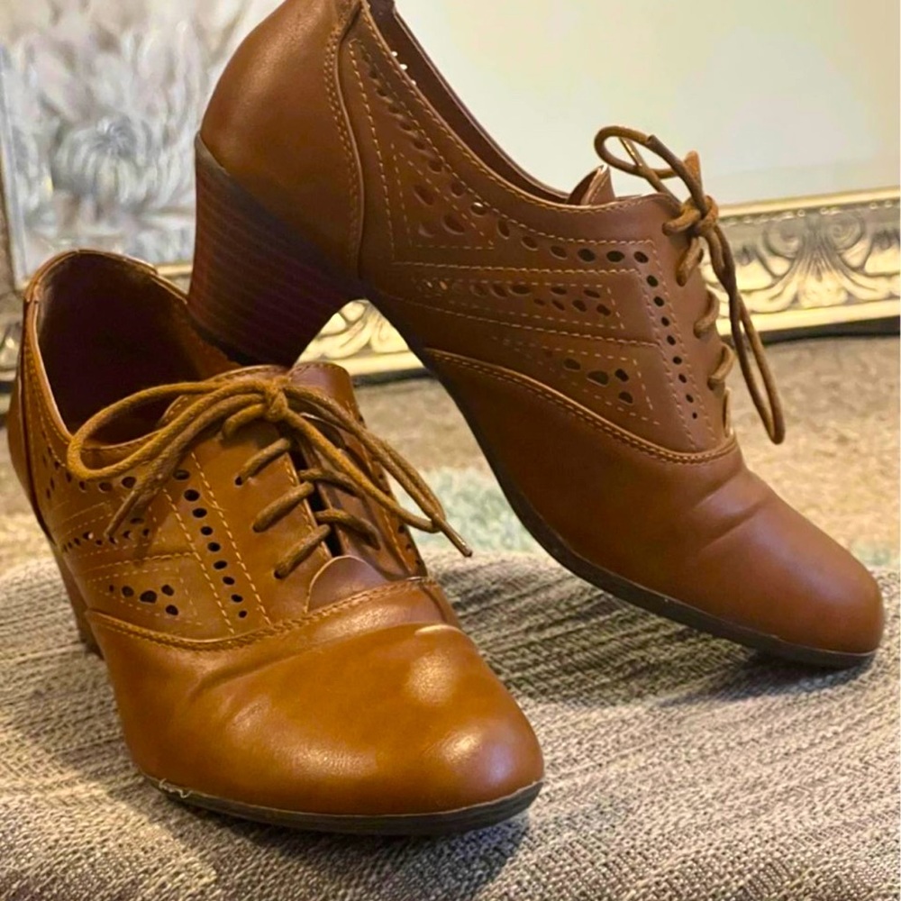 Cute brown heels